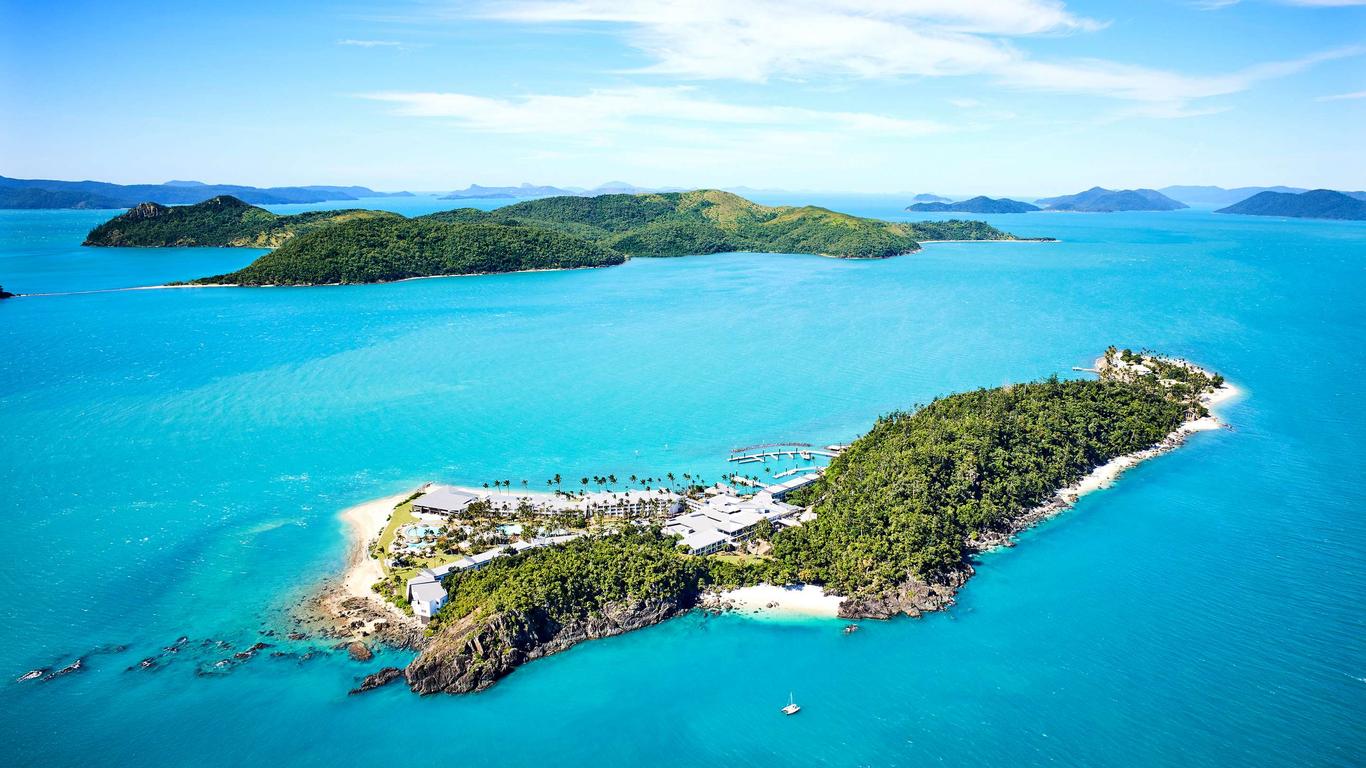 WHITSUNDAYS ESCAPE: A LUXURIOUS 7-DAY YACHTING JOURNEY